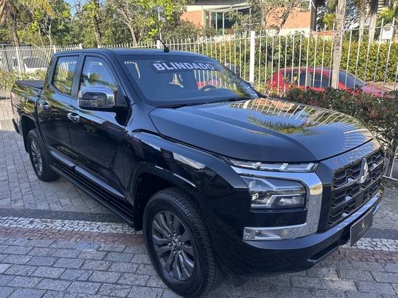 MITSUBISHI L200 TRITON 2.4 16V TURBO DIESEL SPORT HPE CD 4P 4X4 AUTOMÁTICO